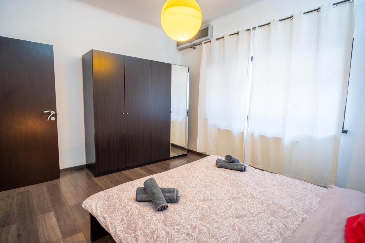 Cozy & Spacious Flat Near Victoriei Square Bucharest Exterior photo